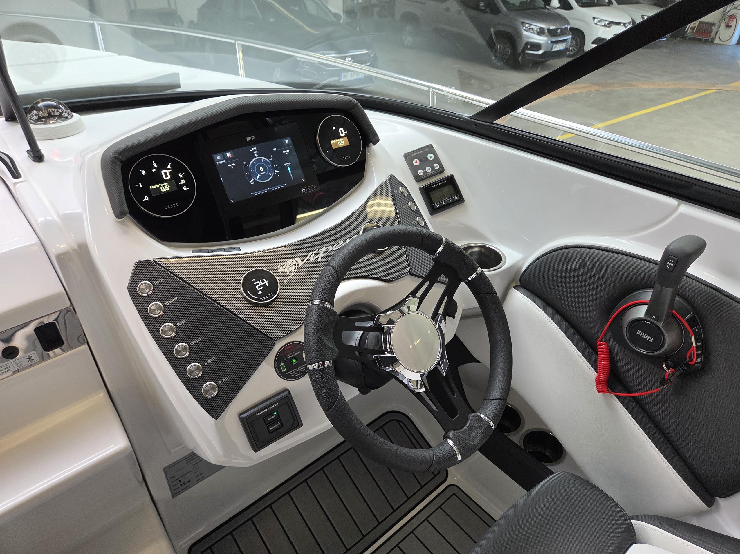 VIPER V263 Day Cruiser Volvo Penta 350HP 2025 - obrazek 12