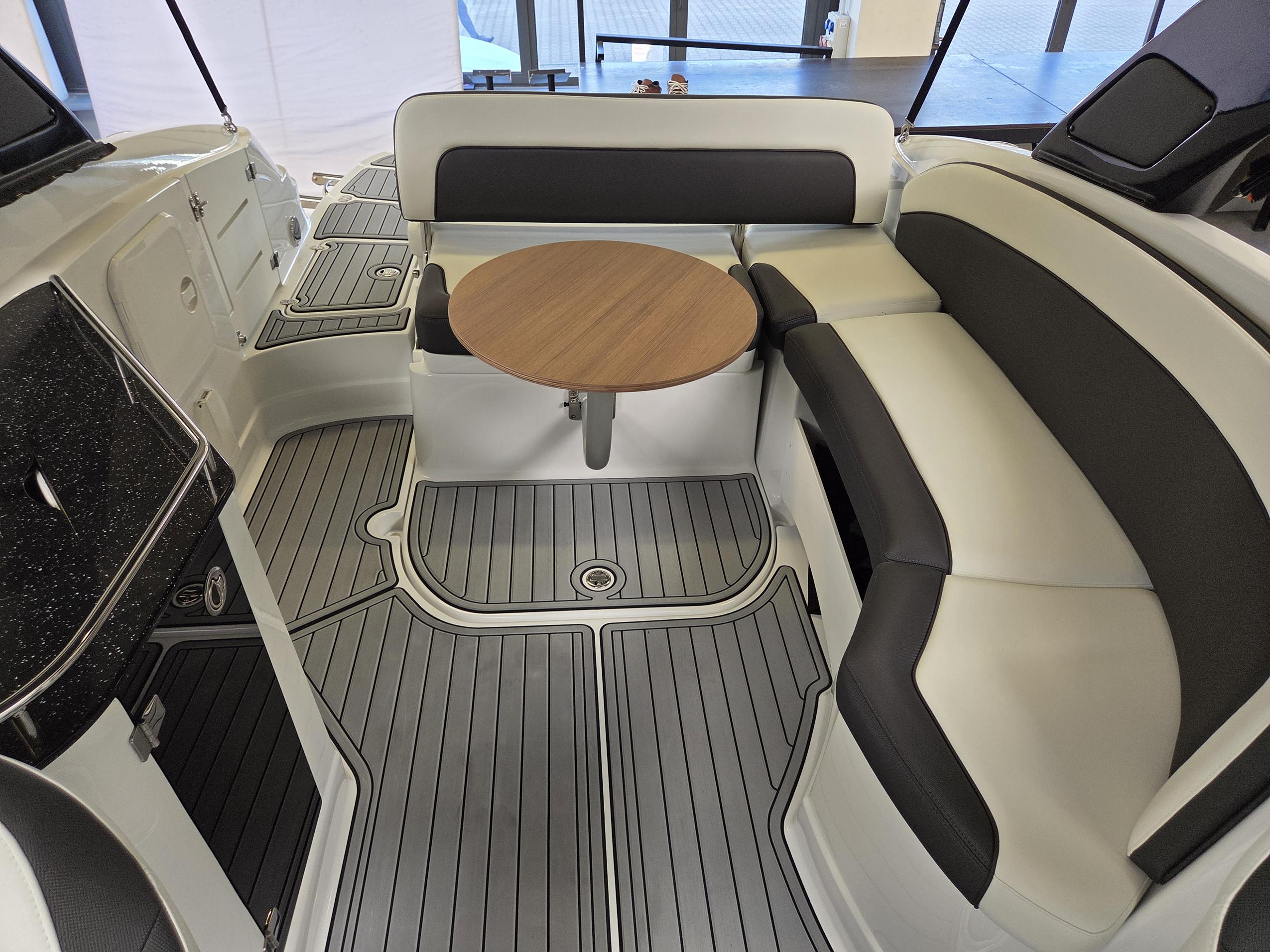 VIPER V263 Day Cruiser Volvo Penta 350HP 2025 - obrazek 17