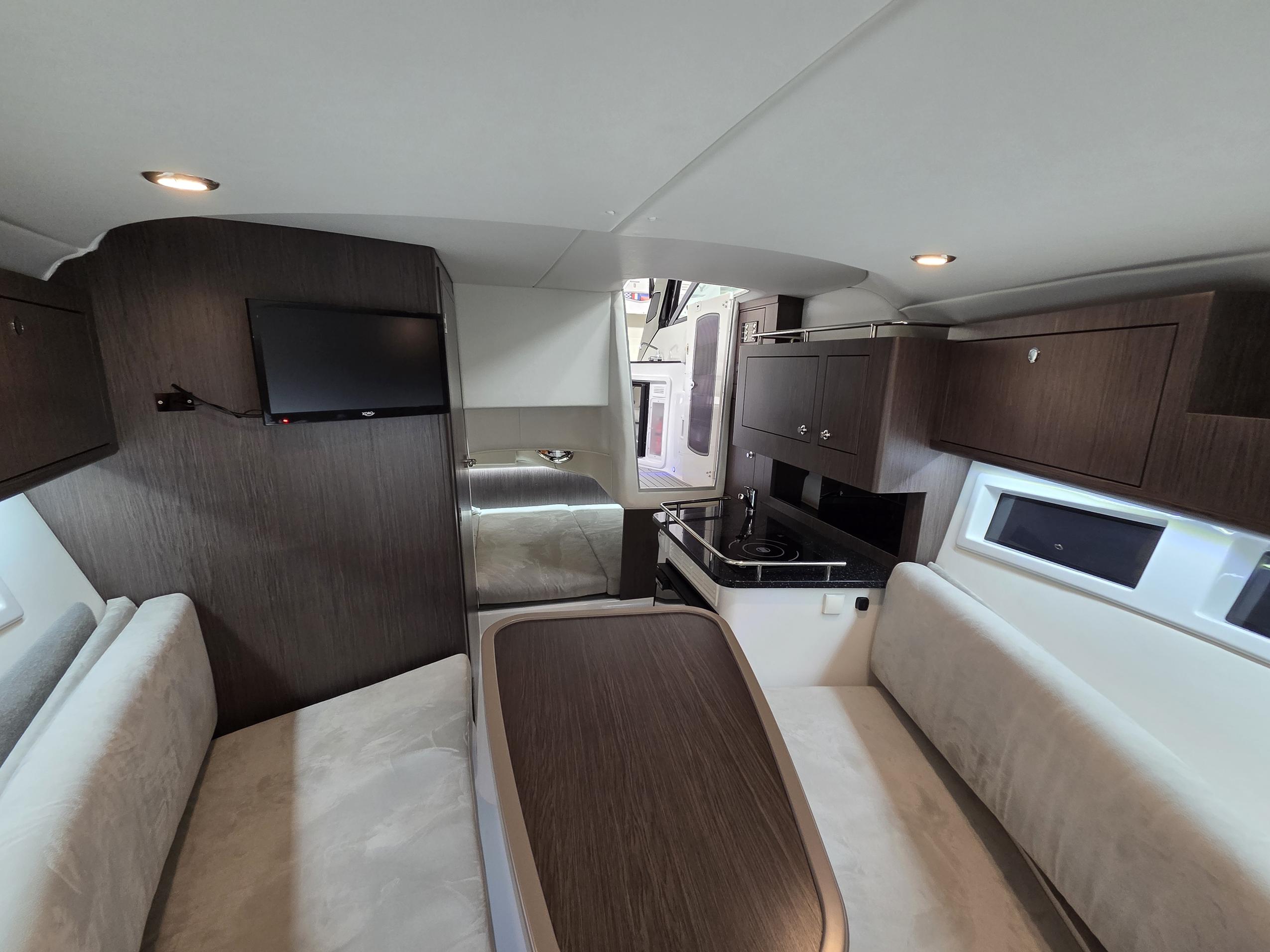 VIPER V263 Day Cruiser Volvo Penta 350HP - obrazek 16