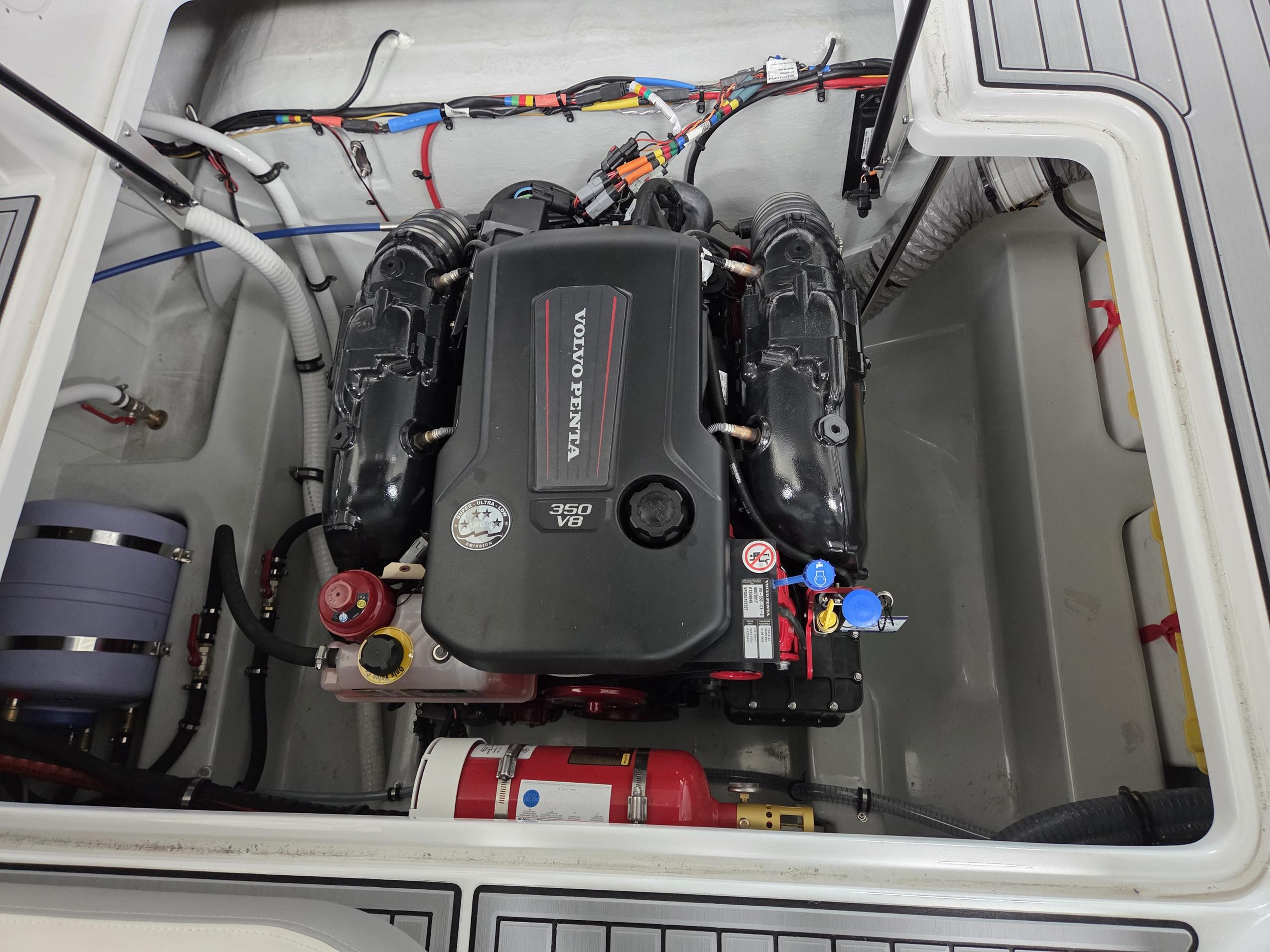 VIPER V263 Day Cruiser Volvo Penta 350HP - obrazek 21