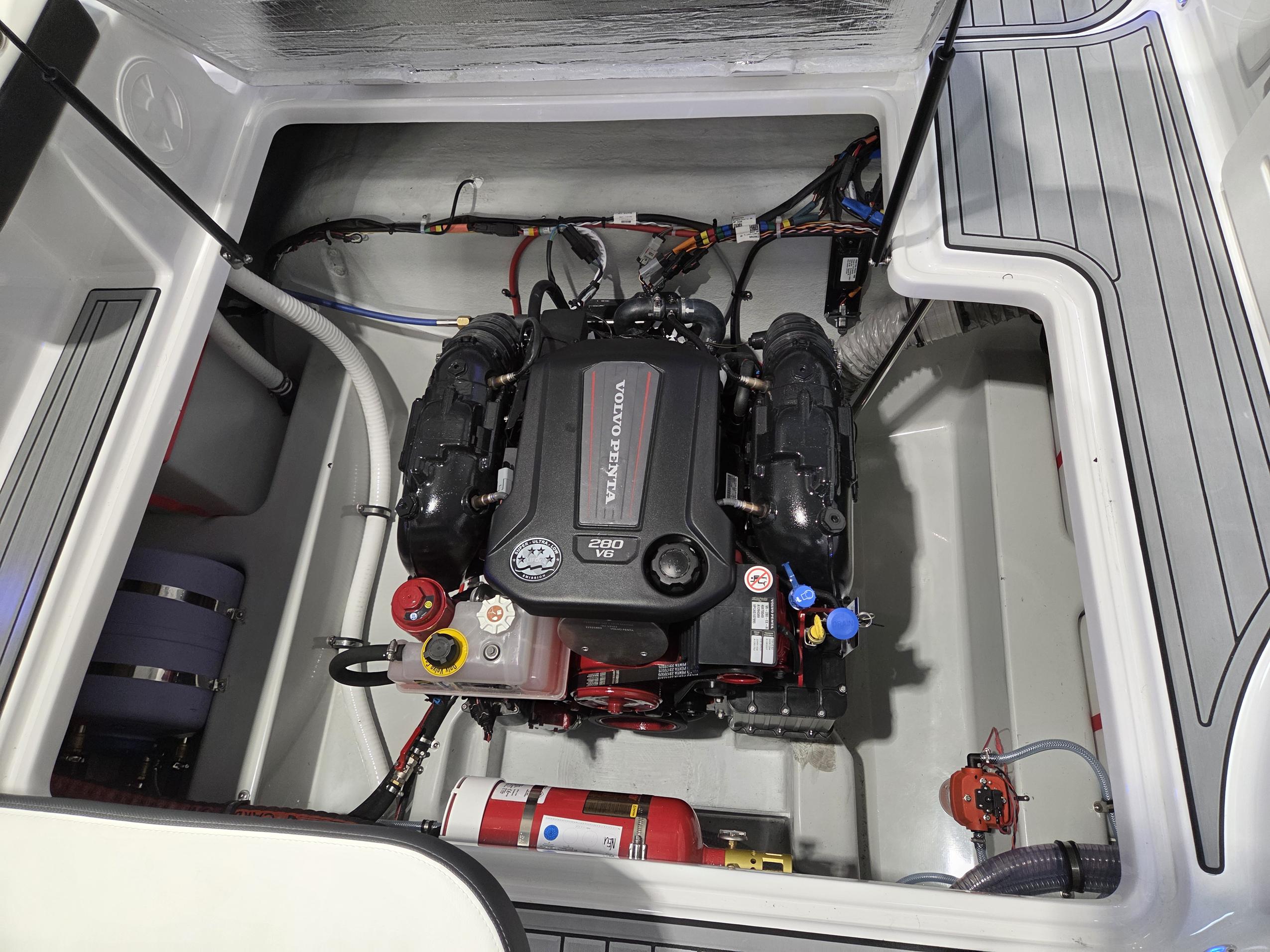 VIPER V263 Day Cruiser Volvo Penta 350HP - obrazek 17
