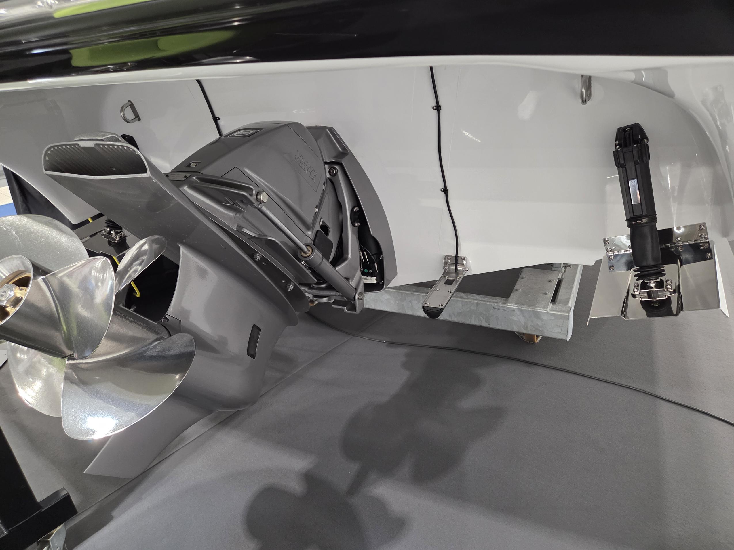 VIPER V263 Day Cruiser Volvo Penta 350HP - obrazek 18