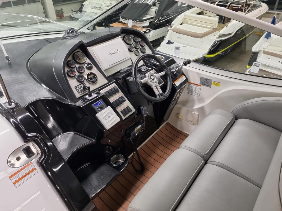 Cruiser Yacht 330Express - obrazek 10
