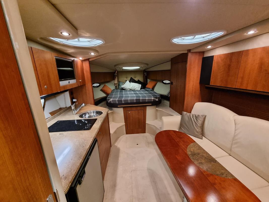 Cruiser Yacht 330Express - obrazek 12