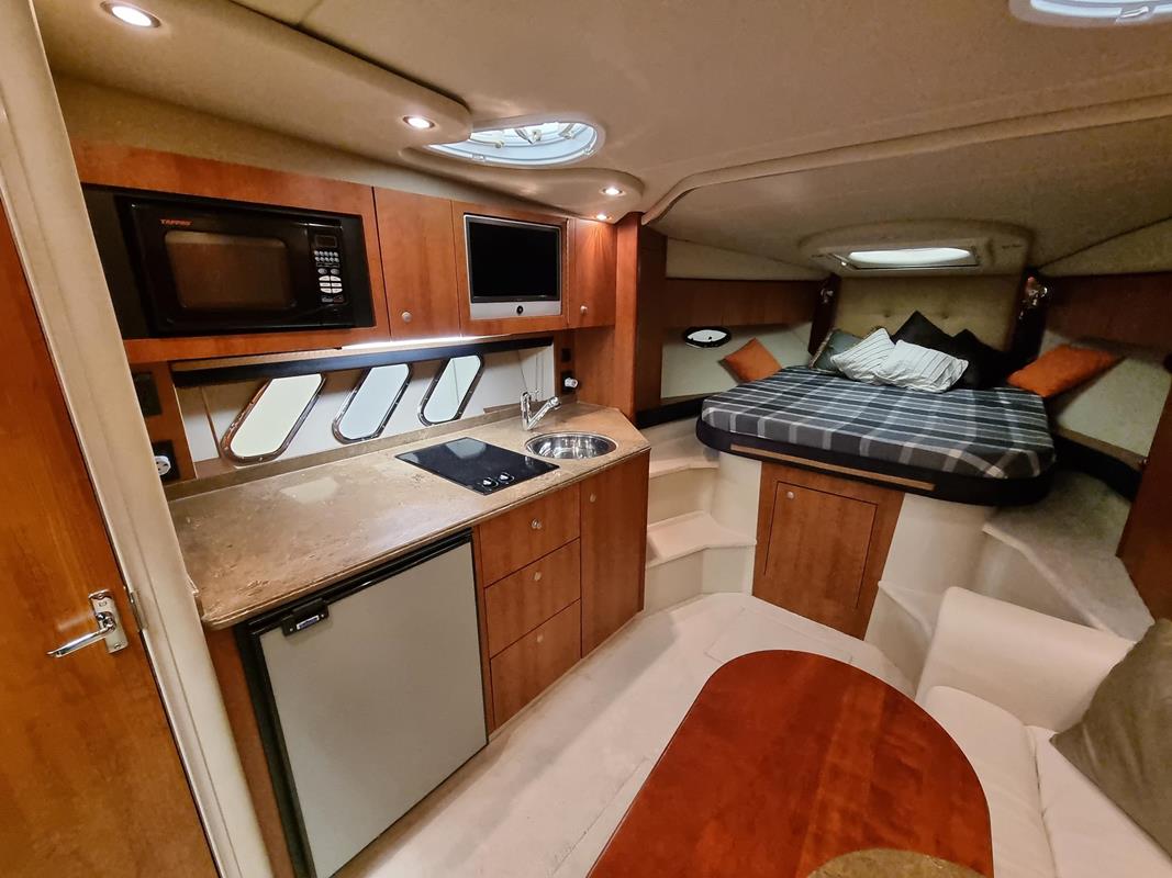 Cruiser Yacht 330Express - obrazek 13