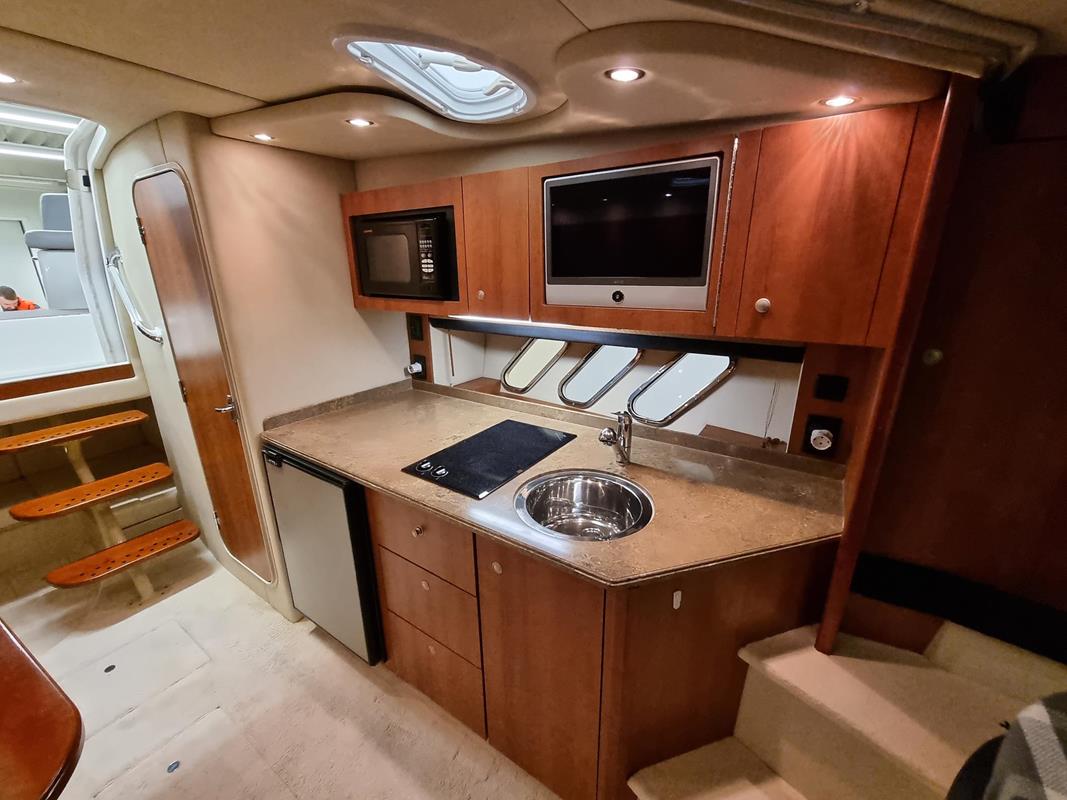 Cruiser Yacht 330Express - obrazek 14