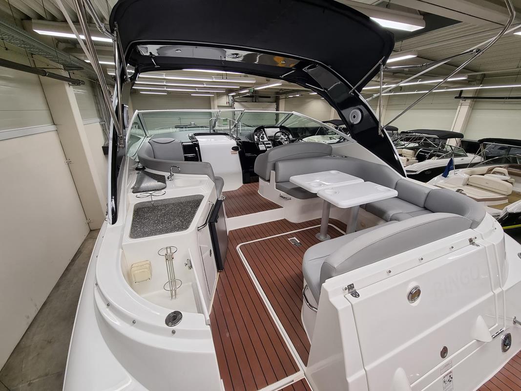 Cruiser Yacht 330Express - obrazek 17
