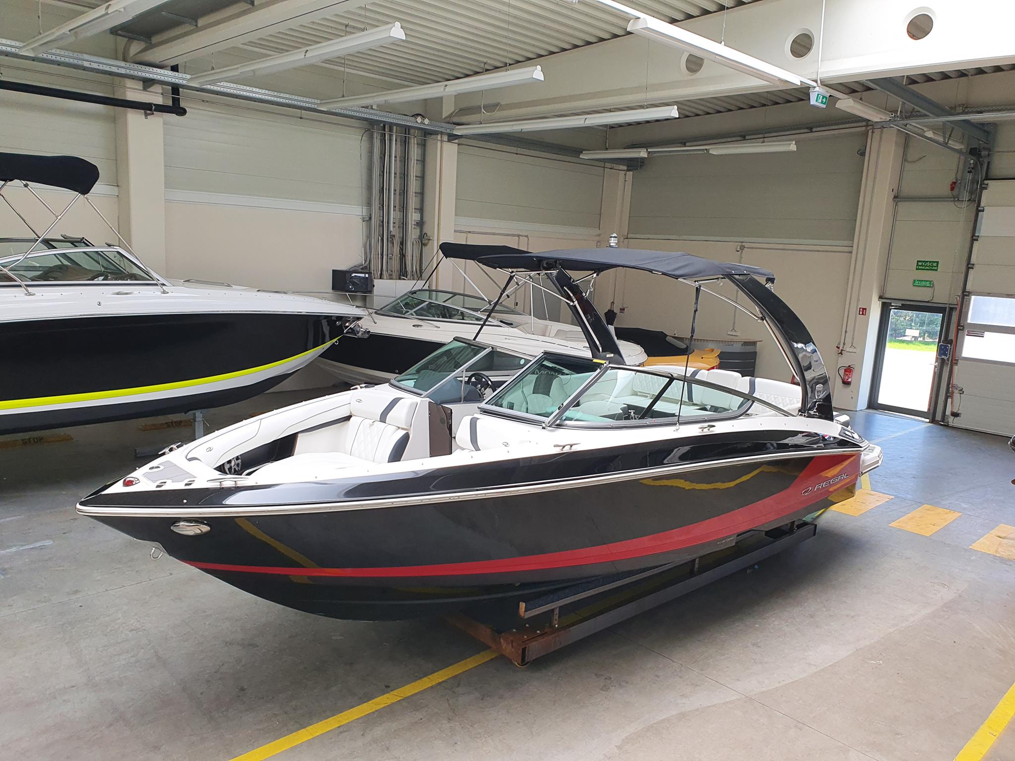 REGAL 2300 Bowrider