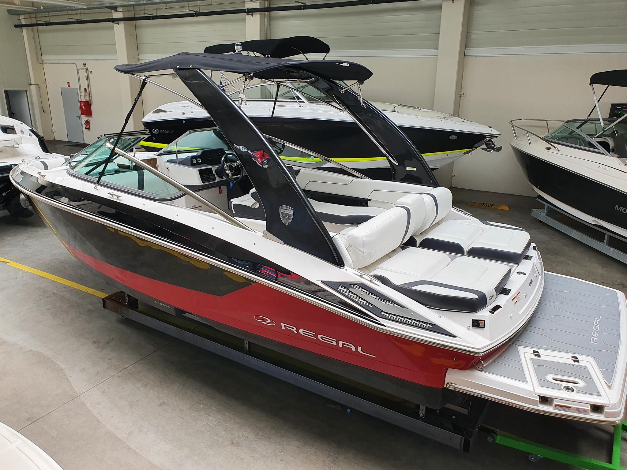 REGAL 2300 Bowrider - obrazek 3