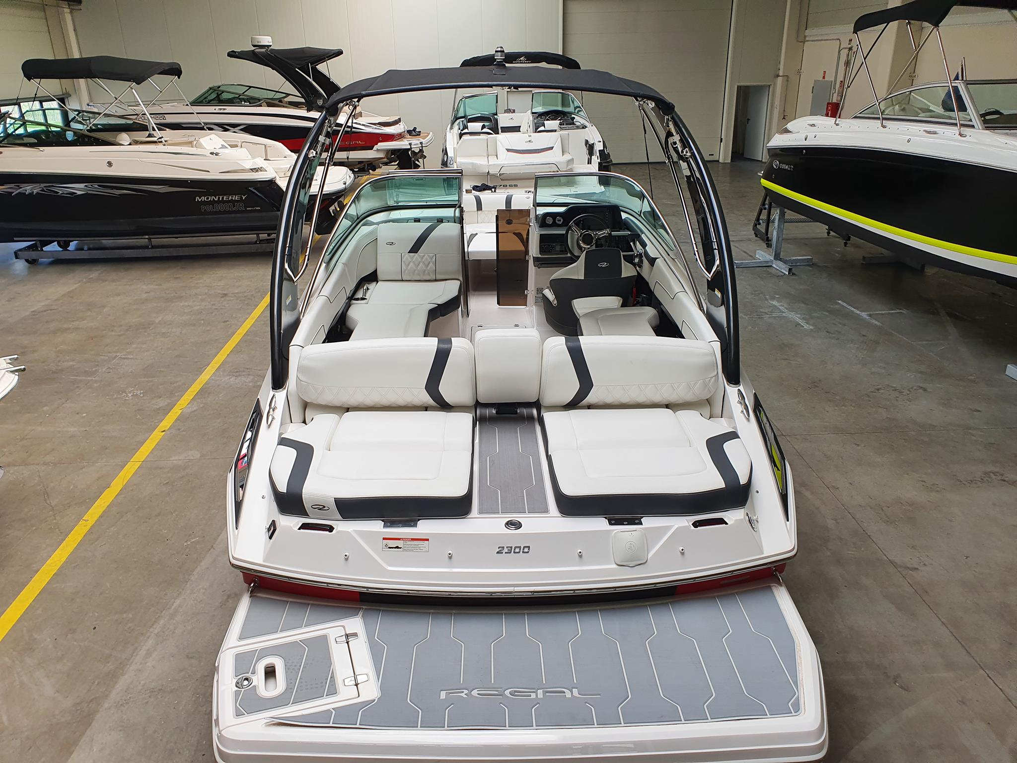 REGAL 2300 Bowrider - obrazek 4