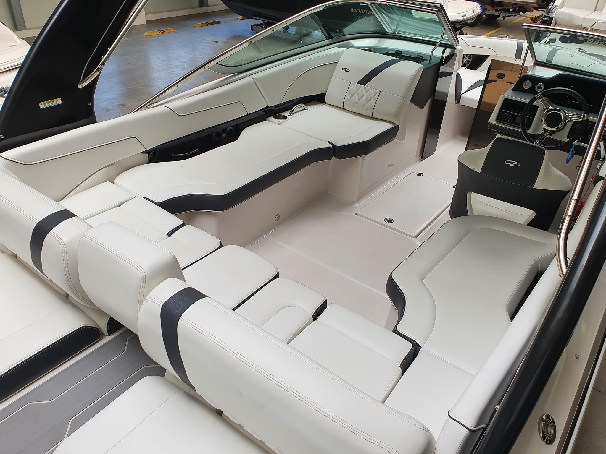 REGAL 2300 Bowrider - obrazek 8