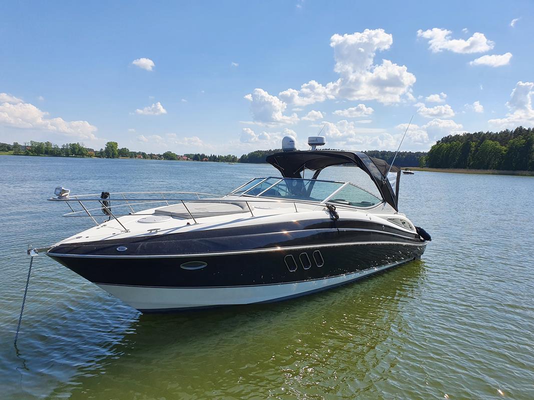 Cruiser Yacht 330Express
