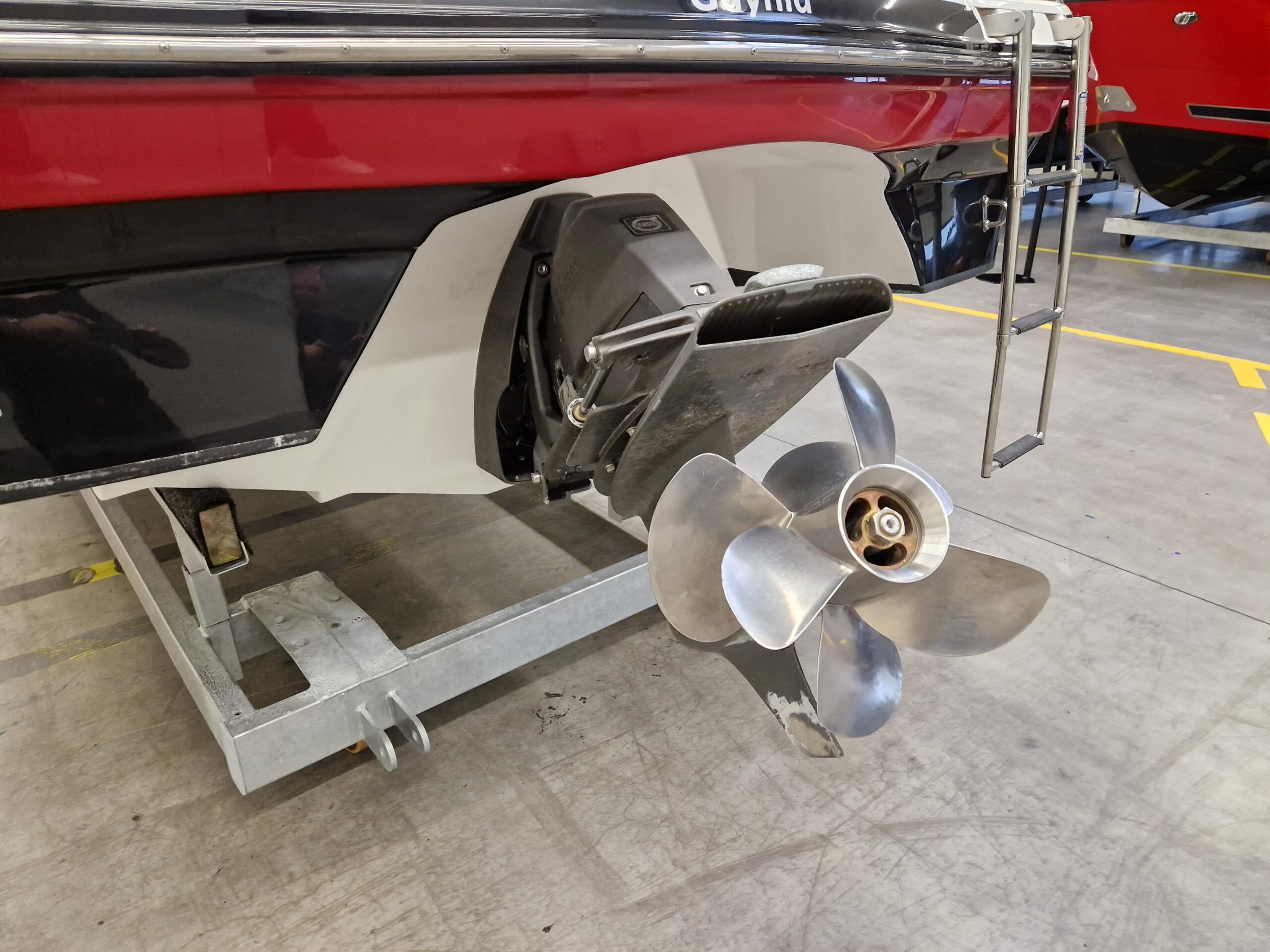 RINKER Cuddy Volvo Penta V8 270KM - obrazek 4