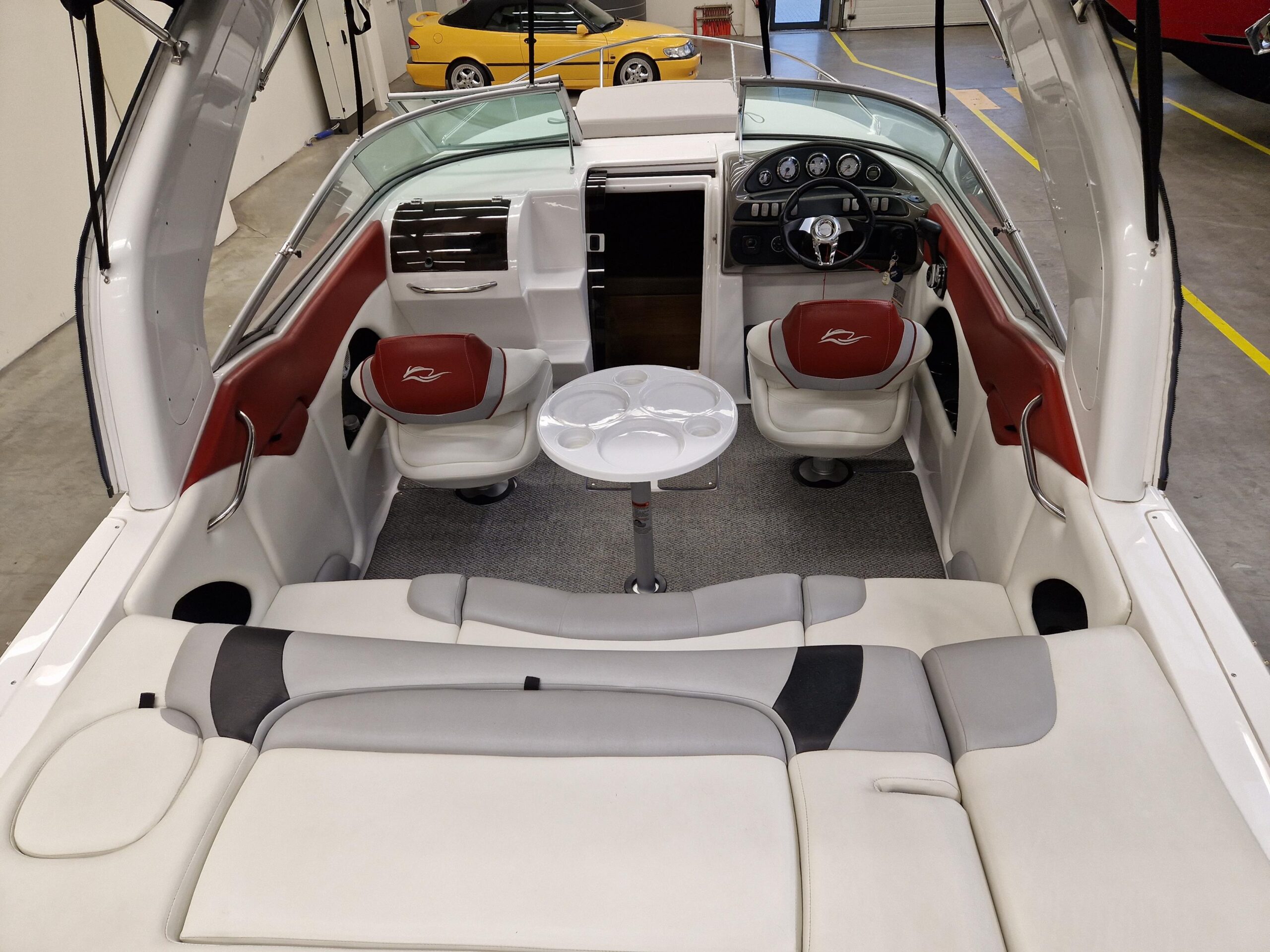 RINKER Cuddy Volvo Penta V8 270KM - obrazek 6