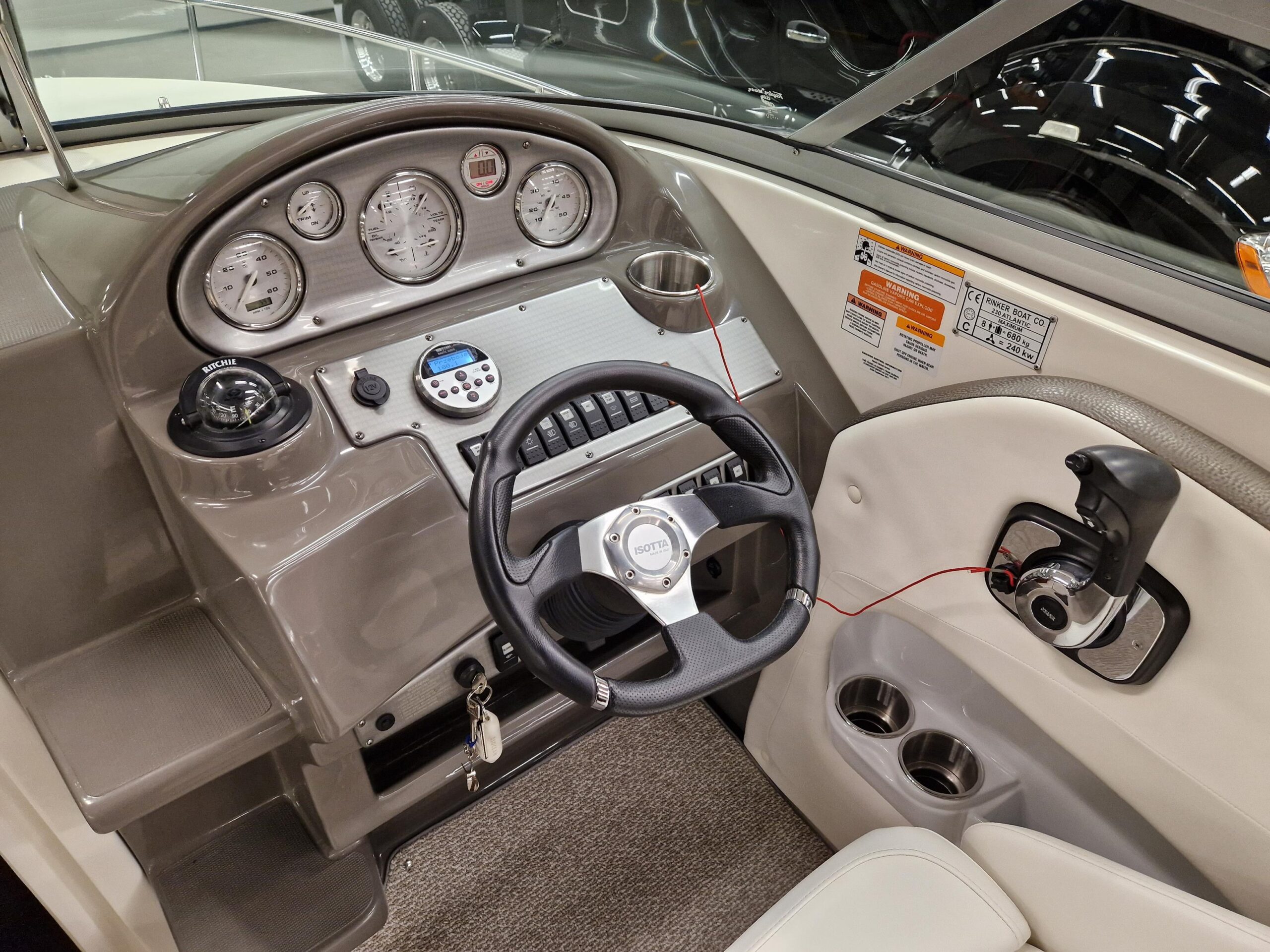 Rinker 230 CUDDY Volvo Penta 2012 - obrazek 12
