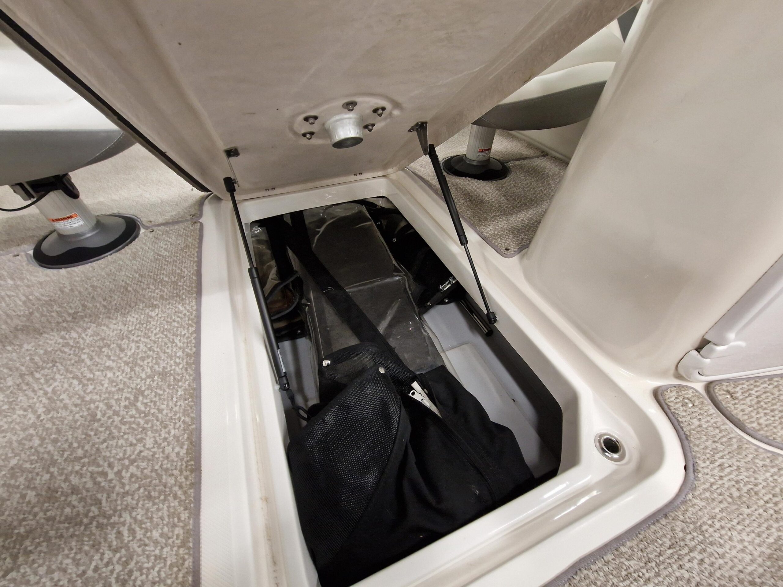 Rinker 230 CUDDY Volvo Penta 2012 - obrazek 19