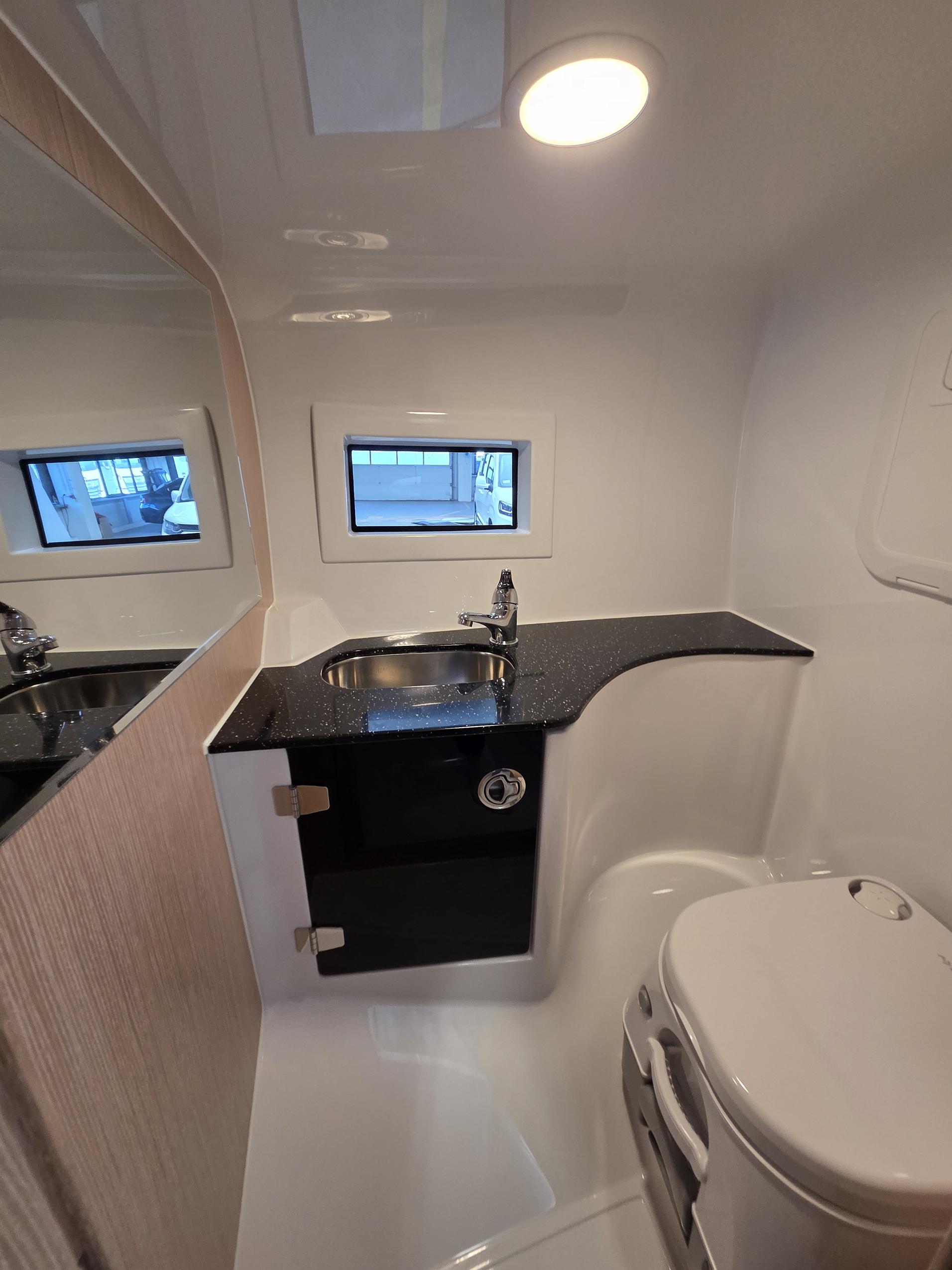 VIPER V263 Day Cruiser Volvo Penta 350HP 2025 - obrazek 8