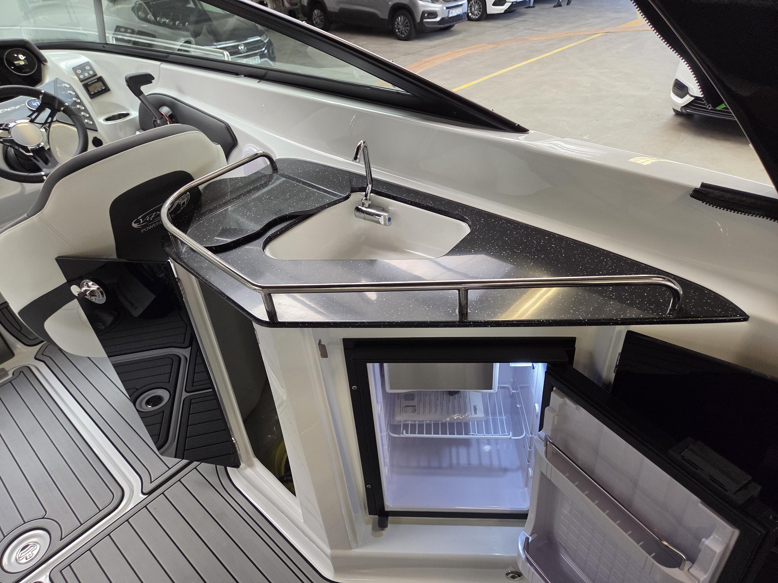 VIPER V263 Day Cruiser Volvo Penta 350HP 2025 - obrazek 14