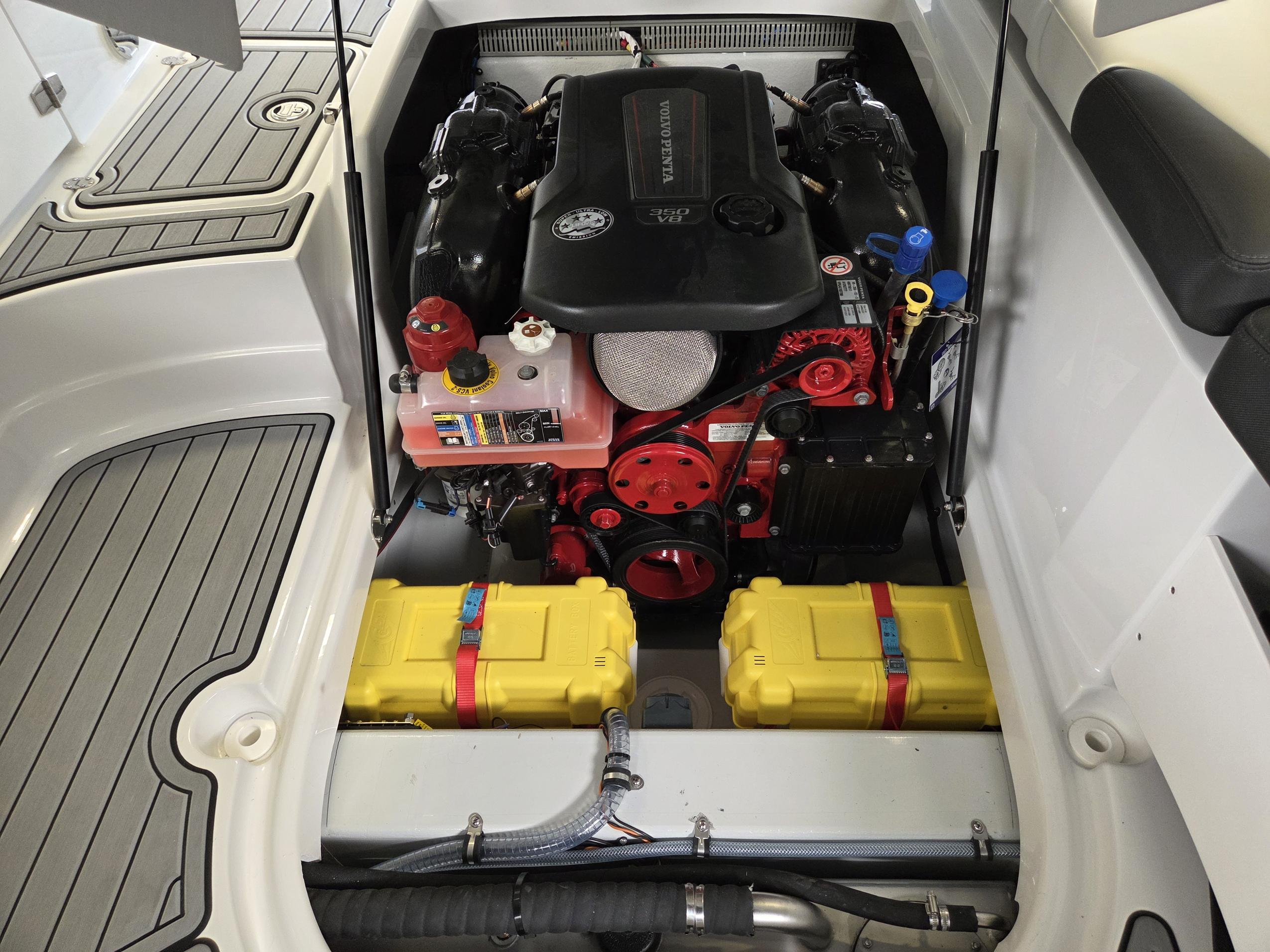 VIPER V263 Day Cruiser Volvo Penta 350HP 2025 - obrazek 17