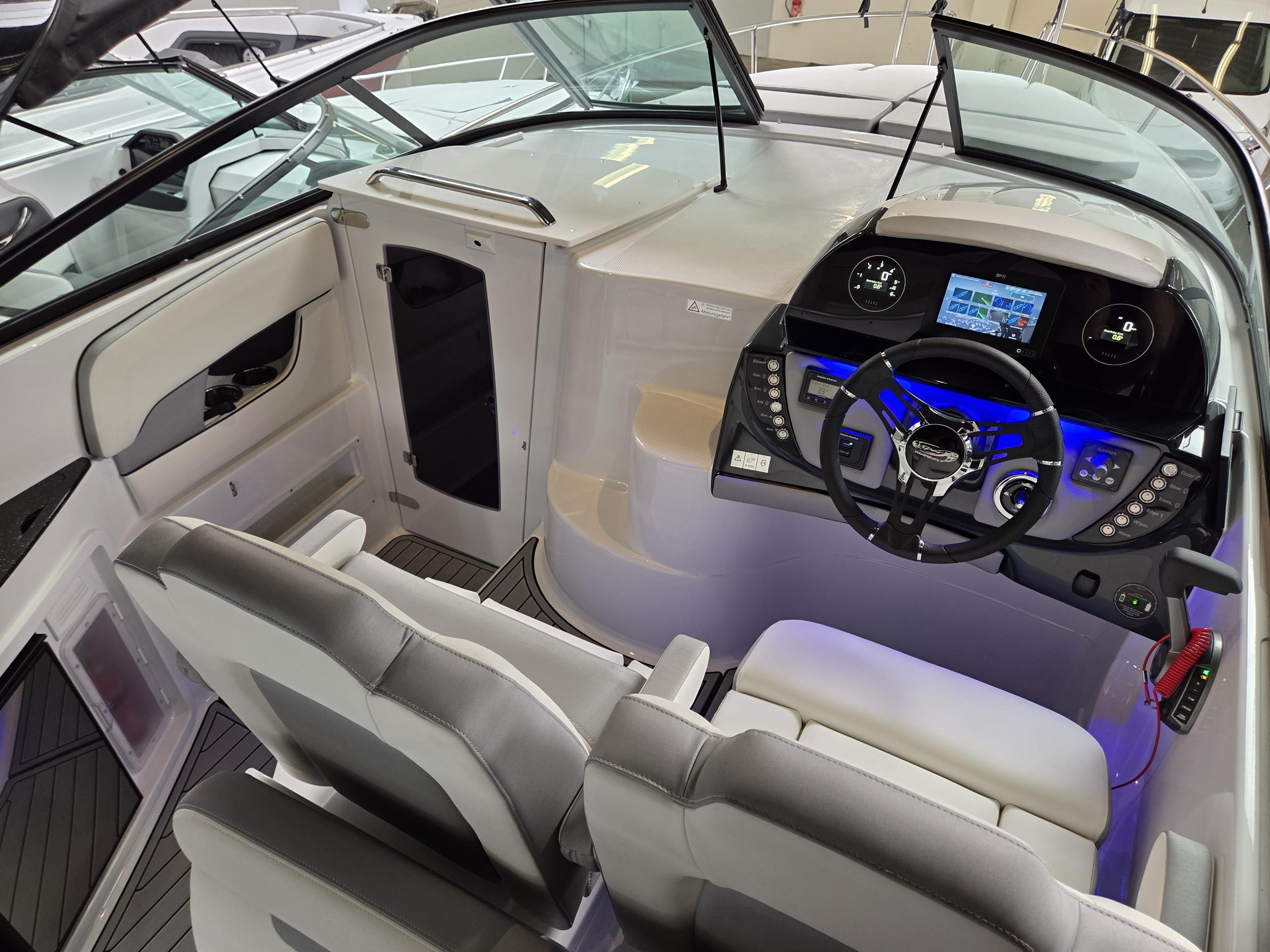 VIPER V263 Day Cruiser Volvo Penta 350HP - obrazek 6