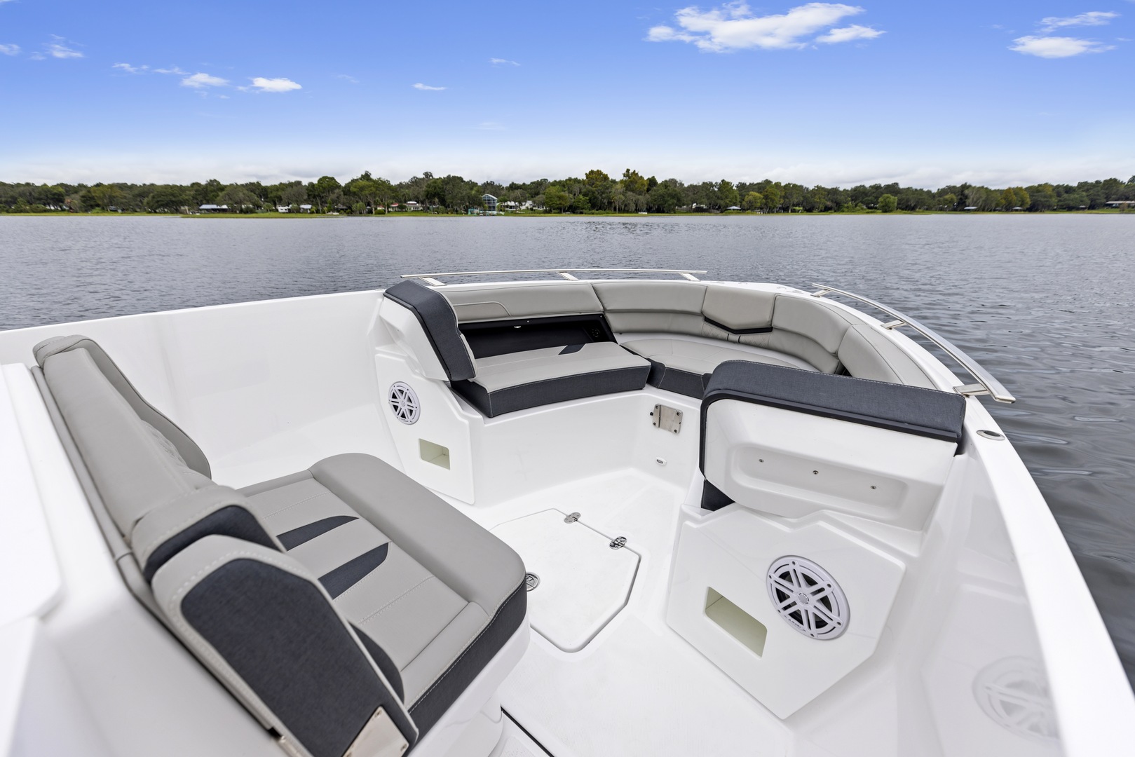 MONTEREY Elite 27 SD Nowy model, nowa koncepcja łodzi - obrazek 3