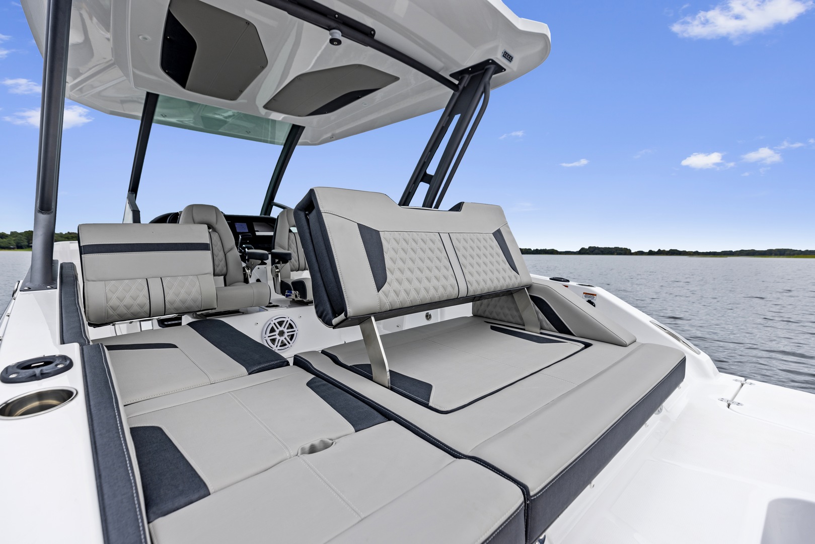 MONTEREY Elite 27 SD Nowy model, nowa koncepcja łodzi - obrazek 5